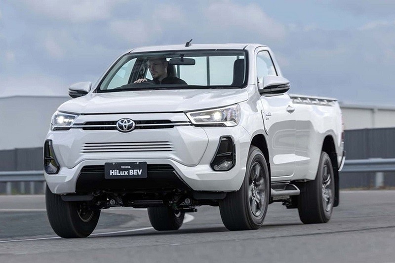 Bán tải Toyota Hilux 2025 bản thuần điện lộ diện tại Thái Lan