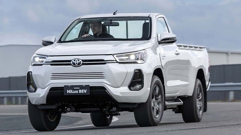 Bán tải Toyota Hilux 2025 bản thuần điện lộ diện tại Thái Lan