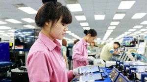 Vietnam imports over 3 billion USD worth of mobile phones, components in Q1: General Department of Customs.