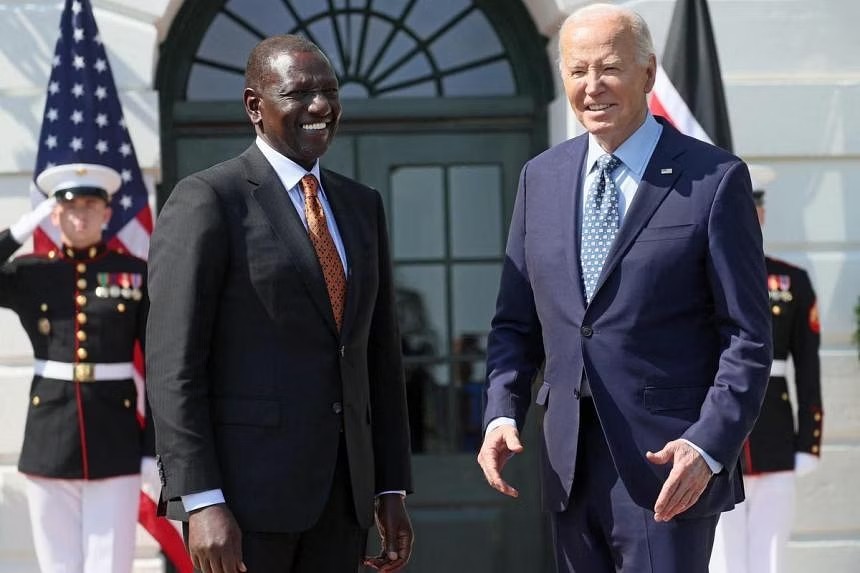 Tổng thống Mỹ Joe Biden chào đón Tổng thống Kenya William Ruto tại Nhà Trắng ở Washington ngày 22/5. (Nguồn: Reuters)