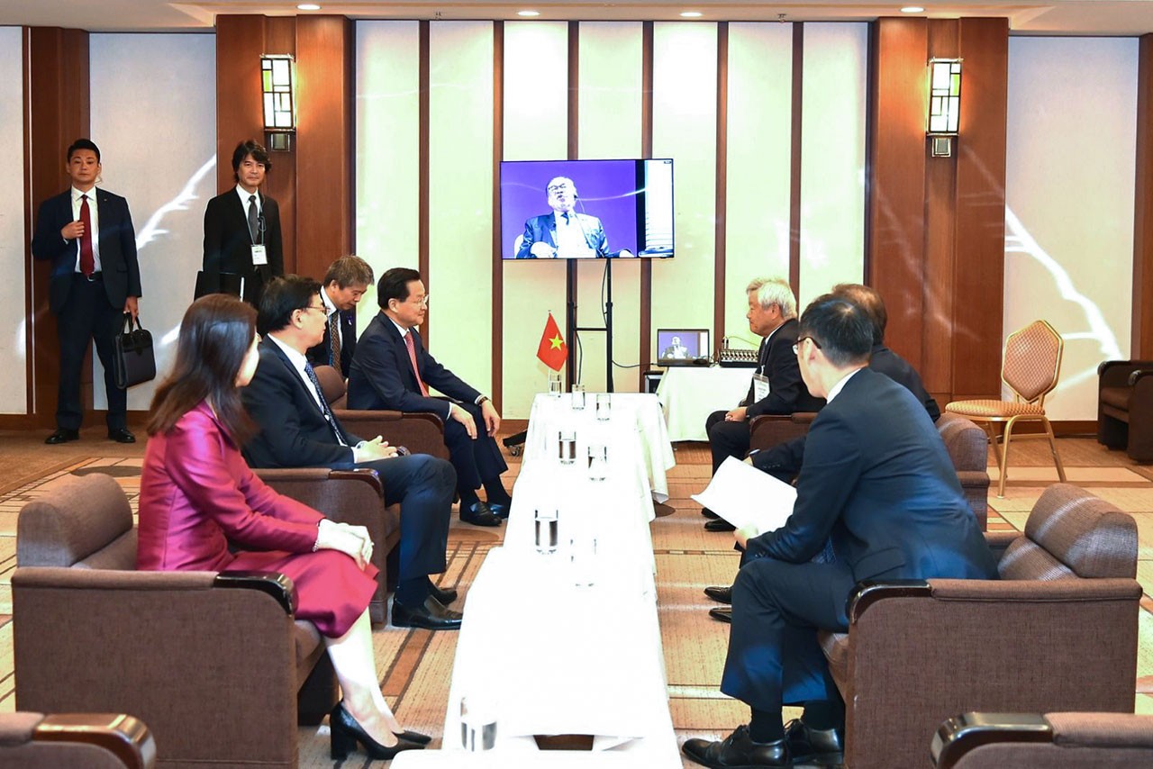 Phó Thủ tướng Chính phủ đã tiếp ông Naotoshi Okada, Chủ tịch Hội đồng quản trị Tập đoàn Nikkei.
