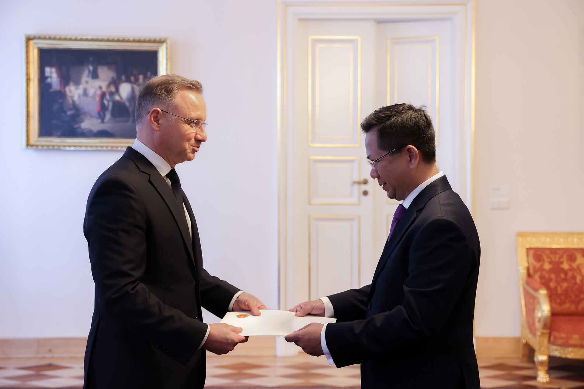 Đại sứ Hà Hoàng Hải trình Thư ủy nhiệm lên Tổng thống Ba Lan Andrzej Duda