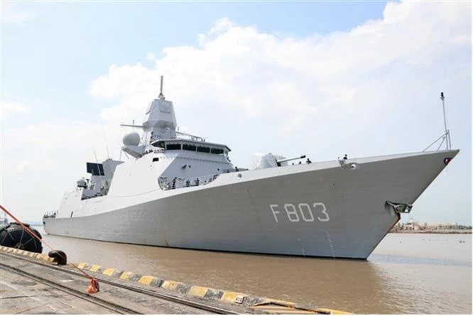 Royal Netherlands Navy’s frigate makes port call in Hai Phong city