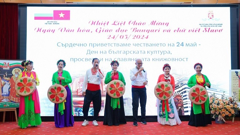 Lan toả chữ viết, giáo dục và văn hóa Bulgaria tại Việt Nam