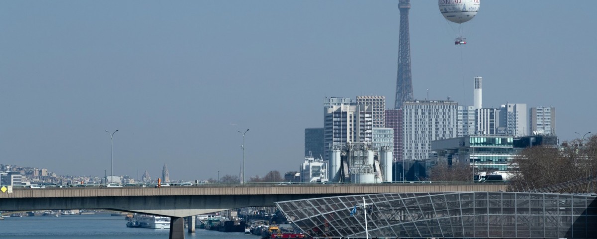 châu Âu đã tạo ra sự khác biệt nhờ hành động giải quyết ô nhiễm từ giao thông vận tải, cải thiện thiết kế đô thị, cắt giảm khí thải từ các ngành công nghiệp, và nhất là tránh xa việc sử dụng nhiên liệu hóa thạch. (Nguồn: AFP)