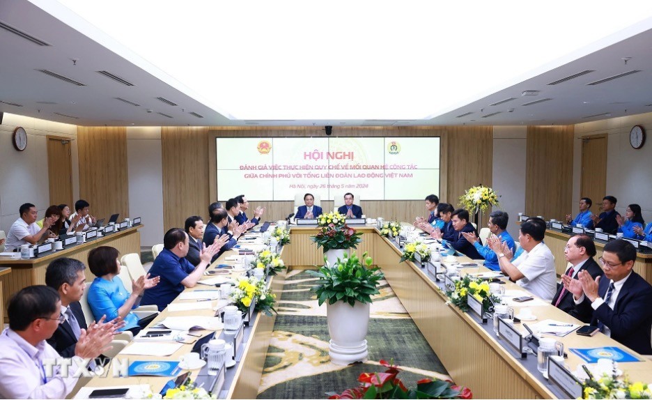 Hội nghị đánh giá việc thực hiện quy chế về mối quan hệ công tác giữa Chính phủ với Tổng Liên đoàn Lao động Việt Nam. (Ảnh: Dương Giang/TTXVN)