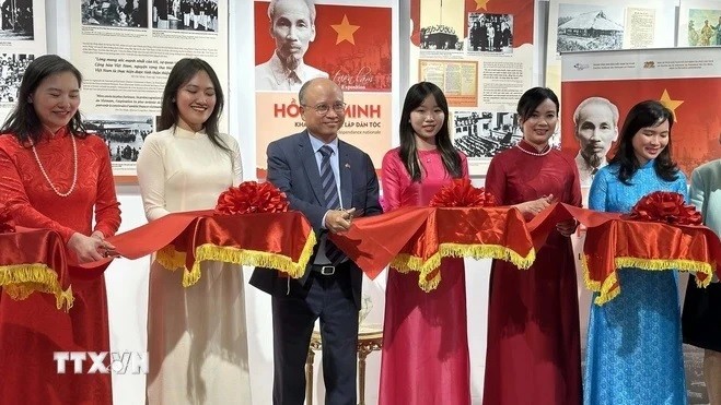 Paris exhibition features President Ho Chi Minh’s aspiration for national independence: Ambassador