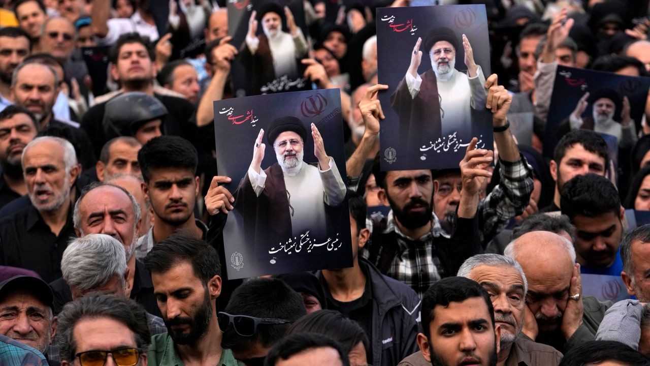 Iran gác lại tang thương, bắt đầu quá trình tìm kiếm tổng thống mới
