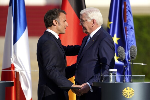 Tổng thống Đức Frank-Walter Steinmeier và Tổng thống Pháp Emmanuel Macron trả lời báo chí, tại thủ đô Berlin ngày 26/5/2024. (Nguồn: Reuters)