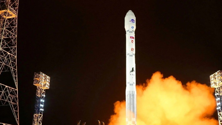 Triều Tiên thừa nhận phóng vệ tinh thất bại, tiếp tục tung vật thể chưa xác định