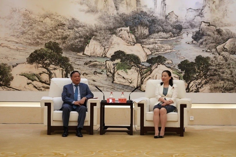 Hanoi Party Vice Secretary, China’s Guangdong Party Secretary hold talks to enhance cooperation