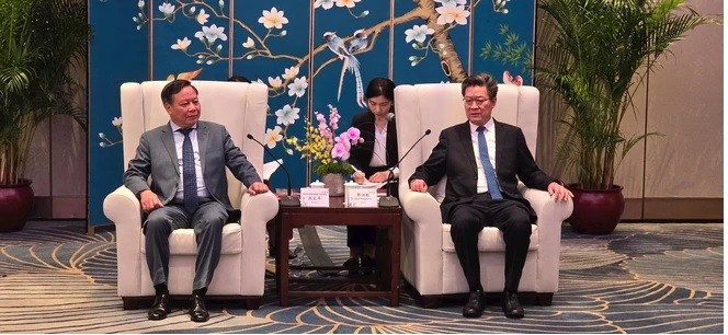 Hanoi Party Vice Secretary, China’s Guangdong Party Secretary hold talks to enhance cooperation