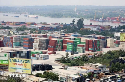 Vietnam’s trade surplus tops 8 billion USD in five months