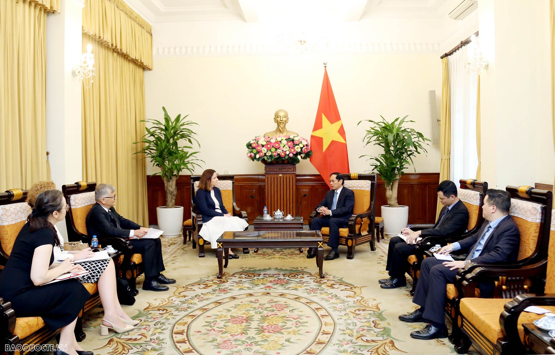 FM Bui Thanh Son received Polish Undersecretary of State to strengthen multifaceted ties