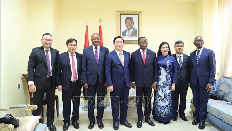 Việt Nam luôn coi trọng quan hệ hợp tác nhiều mặt với Angola và Đảng PMLA