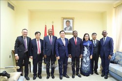 Việt Nam luôn coi trọng quan hệ hợp tác nhiều mặt với Angola và Đảng PMLA