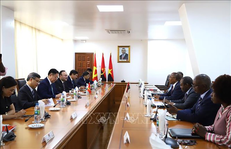 Việt Nam luôn coi trọng quan hệ hợp tác nhiều mặt với Angola và Đảng PMLA