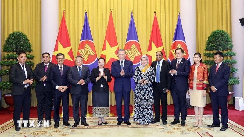 Đại sứ Nguyễn Bá Hùng: Chủ tịch nước Tô Lâm thăm Lào