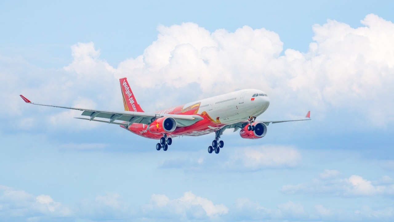Bão ưu đãi tháng 6: Vietjet giảm 50% cho giá vé máy bay Business, SkyBoss