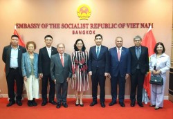 Đại sứ Phạm Việt Hùng làm việc với Hội đồng kinh doanh Thái-Việt