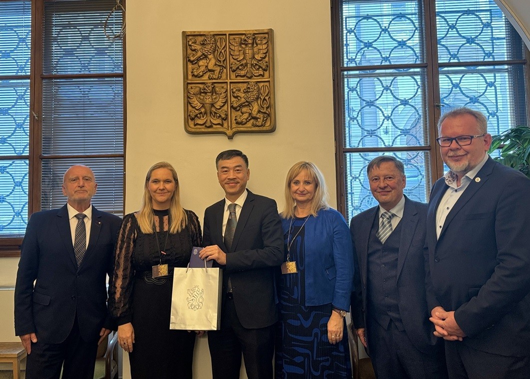Chủ tịch Nhóm Nghị sĩ hữu nghị Czech-Việt: Quan hệ nghị viên hai nước phát triển tích cực