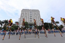 Đoàn cà kheo Hoàng gia vùng Merchtem (Bỉ) lần thứ 5 tham dự Festival Huế