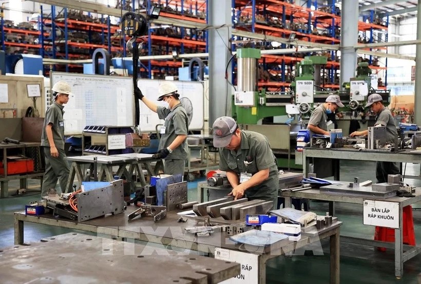 Vietnam's industrial production soars over five-month period