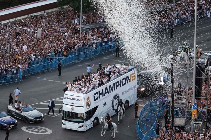 Real Madrid diễu hành mừng chức vô địch Champions League