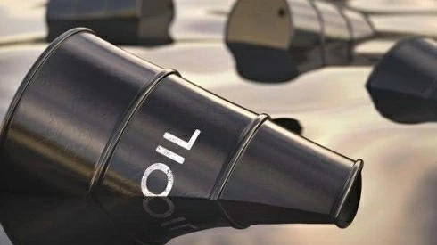 Giá xăng dầu hôm nay 31/8: Nhà đầu tư cân nhắc về nguồn cung của OPEC+, giá dầu lao dốc