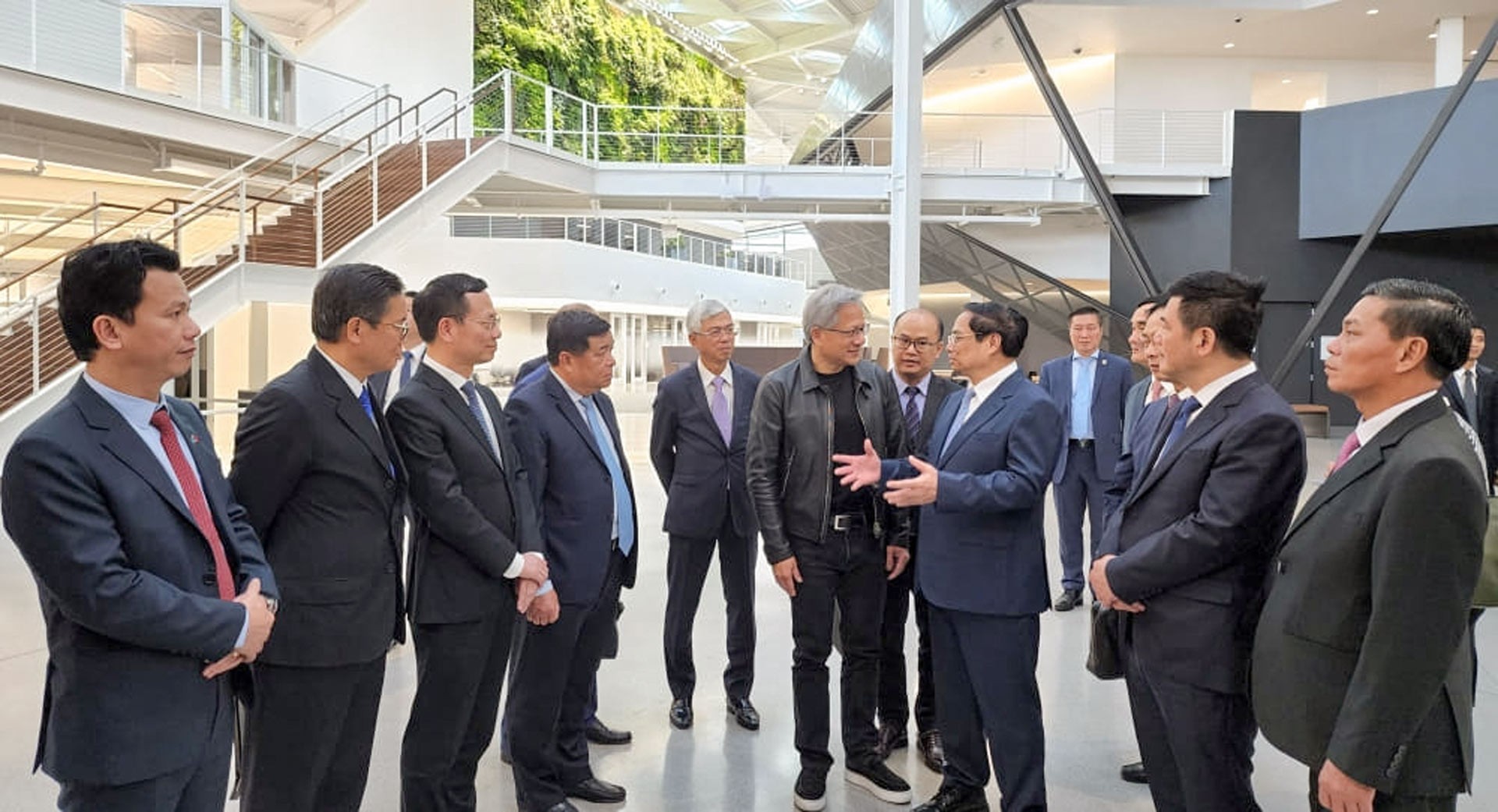 Chủ tịch Jensen Huang đã cảm nhận được sự chân thành từ Lãnh đạo Việt Nam – Thủ tướng Chính phủ Phạm Minh Chính muốn đưa Việt Nam phát triển về công nghệ.