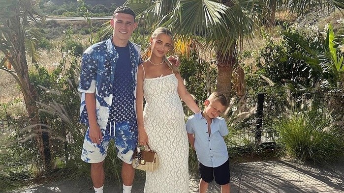 Hình ảnh gia đình tuyển thủ Anh Phil Foden nghỉ dưỡng trước thềm EURO 2024