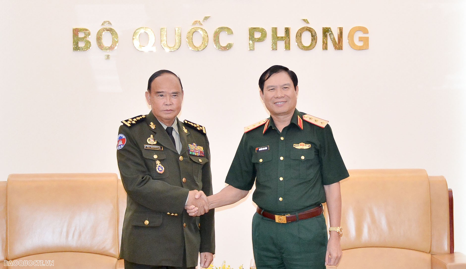 Việt Nam coi trọng và ưu tiên củng cố phát triển quan hệ láng giềng với Campuchia