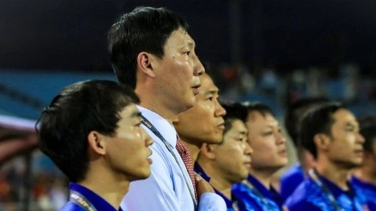 Cư xử lịch thiệp, HLV Kim Sang Sik ghi điểm với người hâm mộ bóng đá Việt Nam