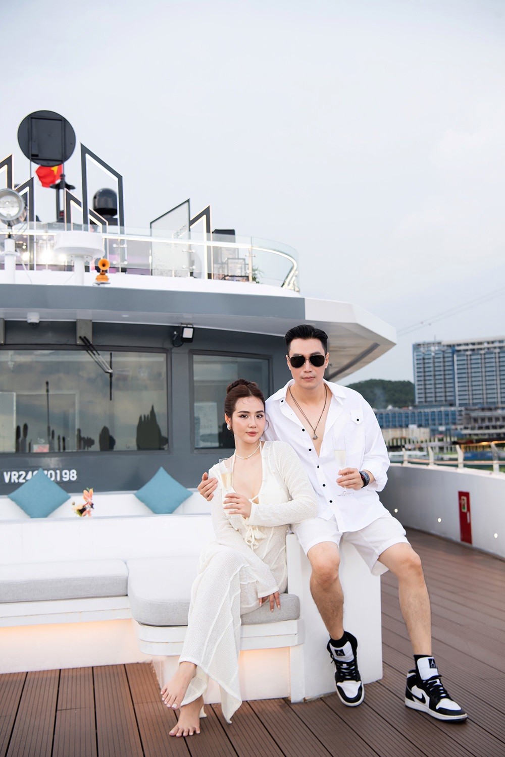 Hình ảnh diễn viên Phan Minh Huyền đón sinh nhật sớm bên hội bạn thân diễn viên truyền hình Hình ảnh diễn viên Phan Minh Huyền đón sinh nhật sớm bên hội bạn thân diễn viên truyền hình