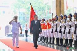 Chủ tịch nước Tô Lâm: Quân chủng Hải quân cần tiếp tục thực hiện tốt vai trò nòng cốt trong xây dựng nền quốc phòng toàn dân