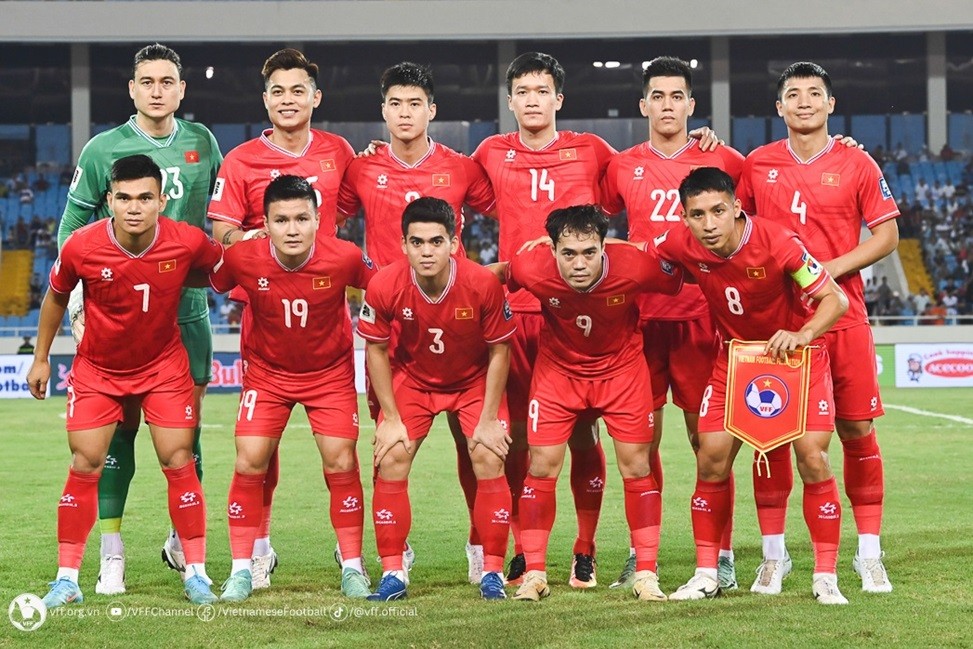 HLV Kim Sang Sik khỏi đầu thuận lợi, đội tuyển Việt Nam tăng 1 bậc trên bảng xếp hạng FIFA