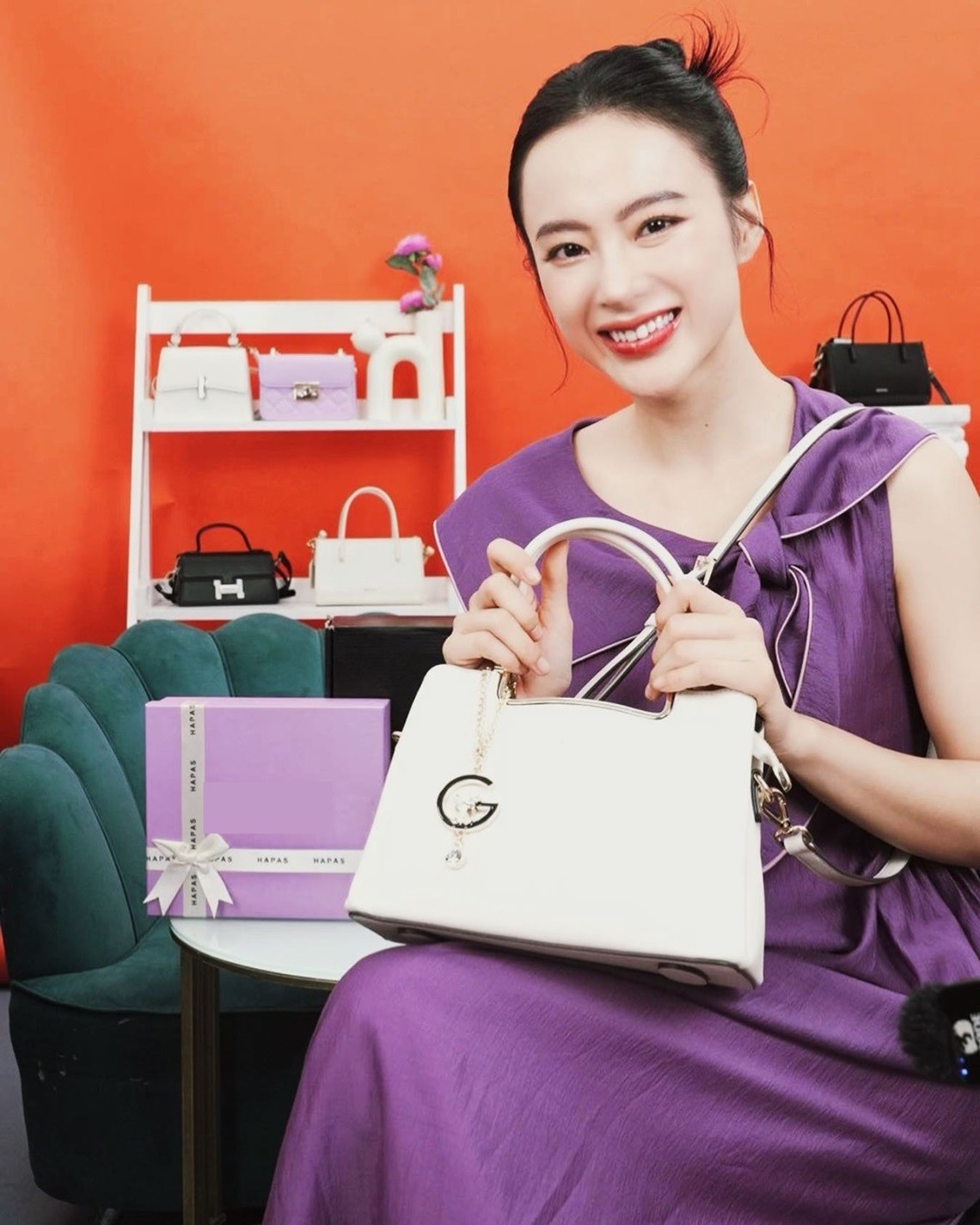 Thời trang bán hàng  livestream của Angela Phương Trinh