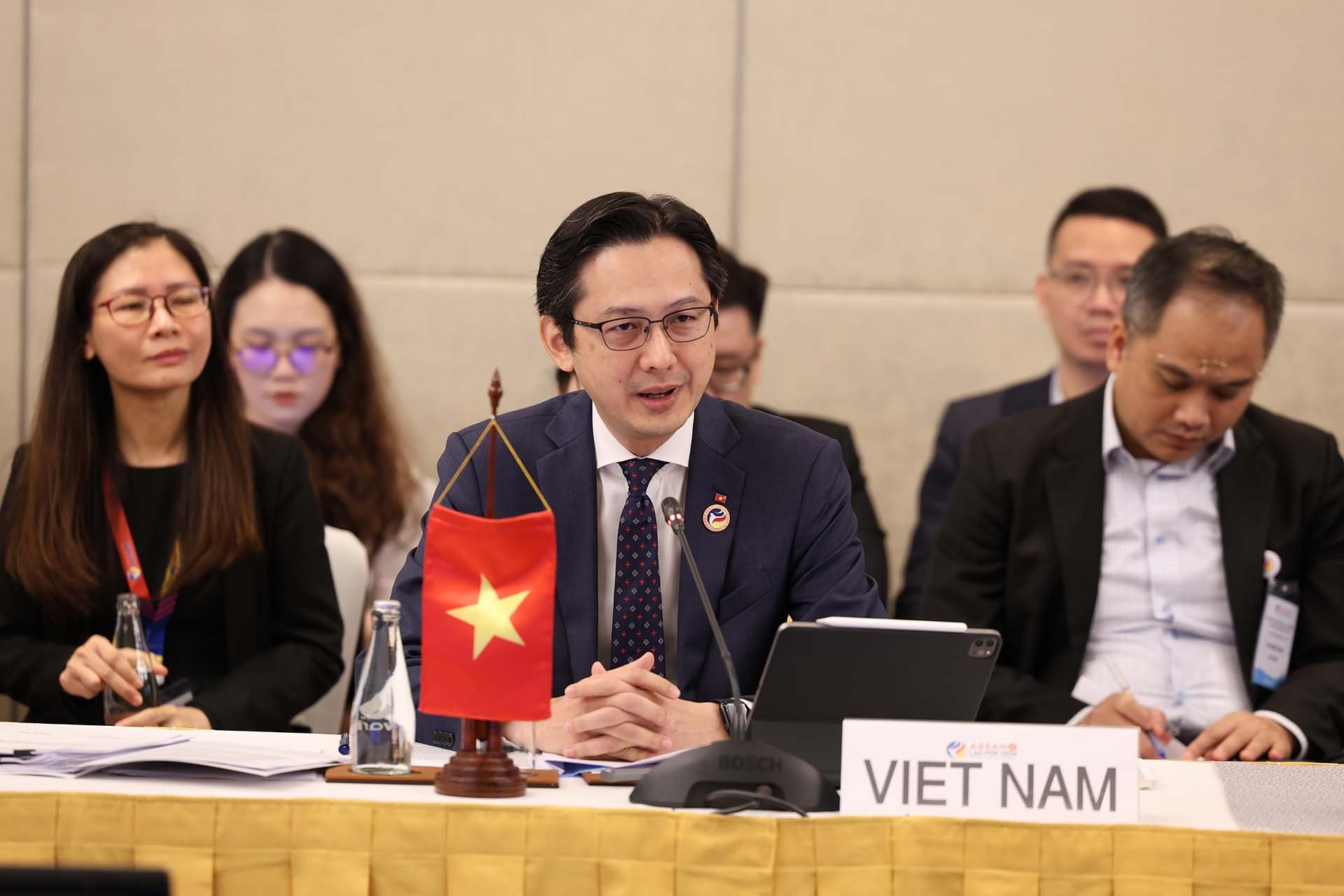 Thứ trưởng Ngoại giao Đỗ Hùng Việt tham dự Hội nghị SOM ASEAN, cuộc họp Ban điều hành Ủy ban Hiệp ước SEANWFZ và Nhóm Công tác ACCWG-TL