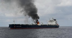 Houthi lại tấn công tàu ở Biển Đỏ, Mỹ phản đòn