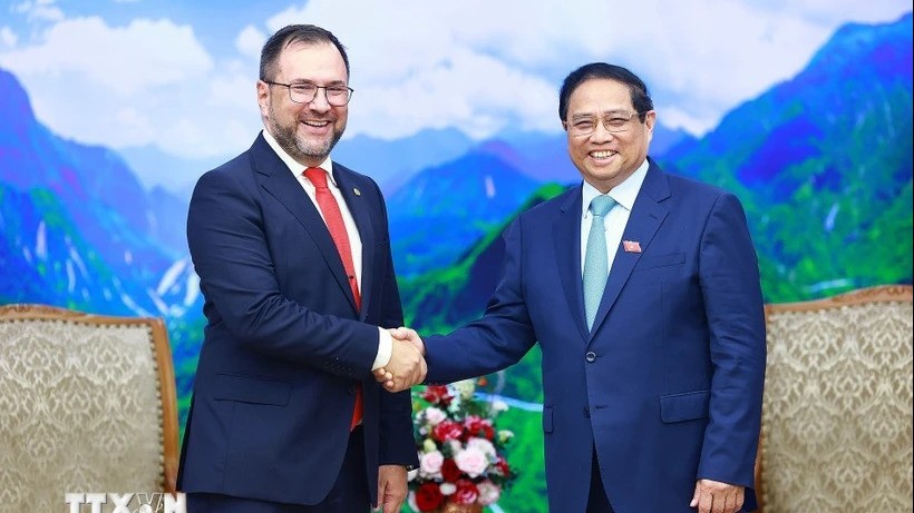 Thủ tướng Chính phủ hoan nghênh chuyến thăm chính thức Việt Nam đầu tiên của Bộ trưởng Ngoại giao Venezuela
