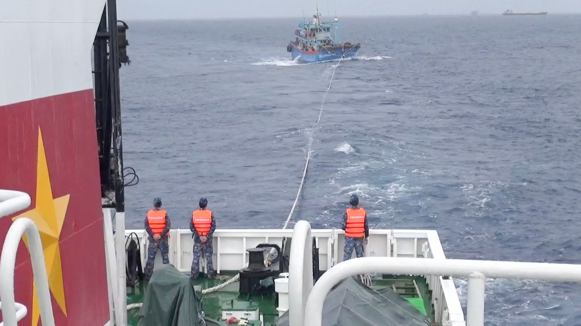 Bộ Tư lệnh Vùng 4 Hải quân tích cực hỗ trợ ngư dân