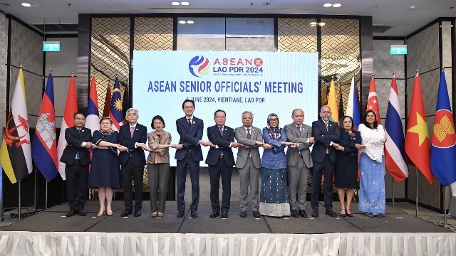 Deputy FM Do Hung Viet attends ASEAN+3, EAS, ARF Senior Officials' Meetings in Laos