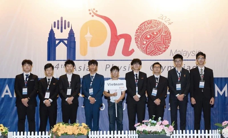 Đội tuyển Việt Nam dự Olympic Vật lý châu Á năm 2024 đạt kết quả xuất sắc, giành 8 huy chương
