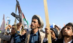 Căng thẳng Biển Đỏ: Houthi lại tấn công tàu khu trục của Anh