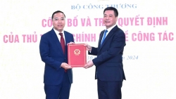 Trao quyết định bổ nhiệm ông Nguyễn Hoàng Long làm Thứ trưởng Bộ Công thương