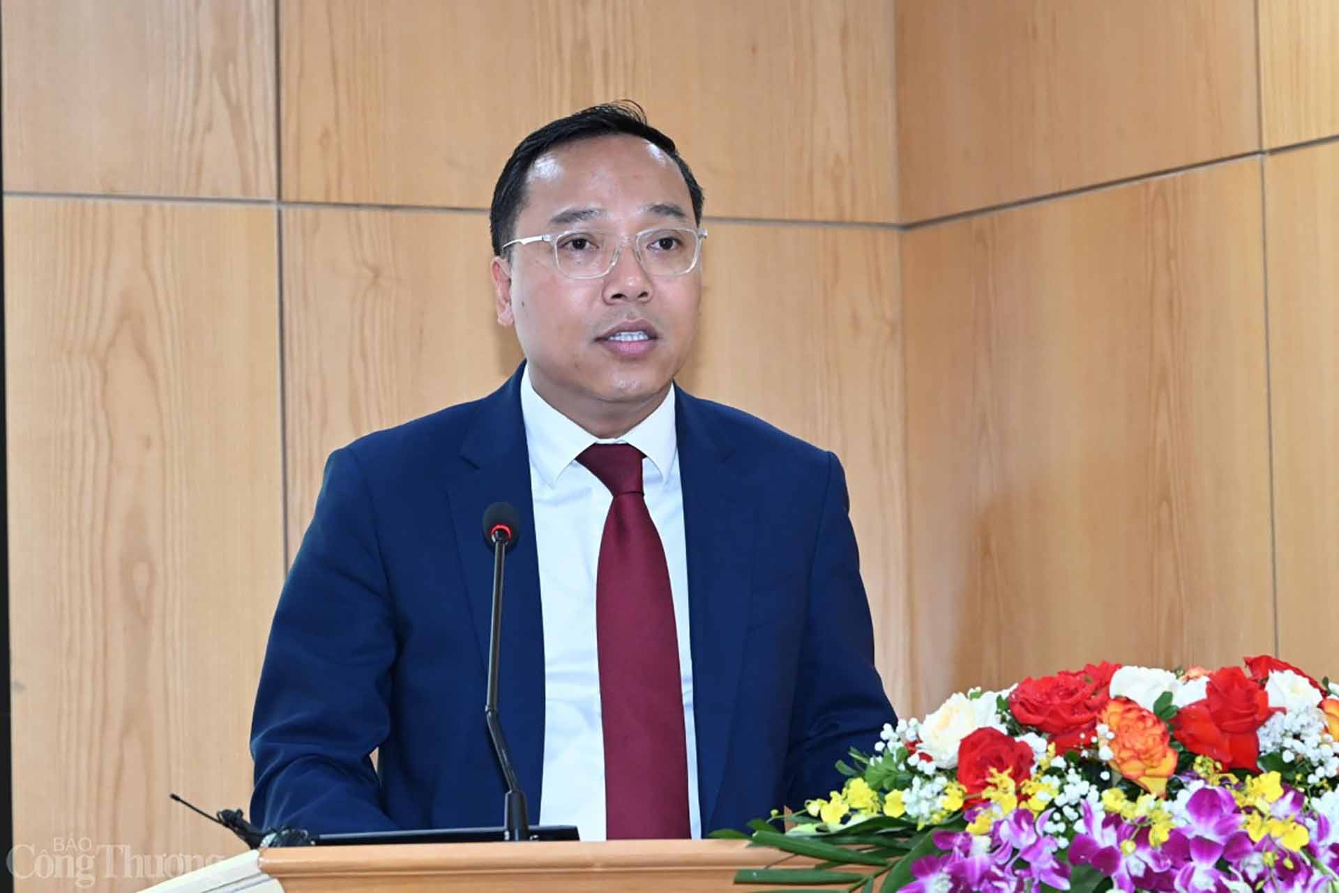 Trao quyết định bổ nhiệm ông Nguyễn Hoàng Long làm Thứ trưởng Bộ Công Thương
