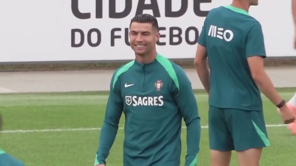 Cristiano Ronaldo tái xuất trận giao hữu tuyển Bồ Đào Nha và CH Ireland