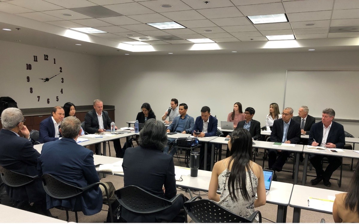 Vietnam Ambassador to US Nguyen Quoc Dung leads the delegation of the Vietnamese Embassy in the US and Vietnamese businesses in the US to participate in a discussion on the semiconductor industry and potential cooperation between the two countries, August
