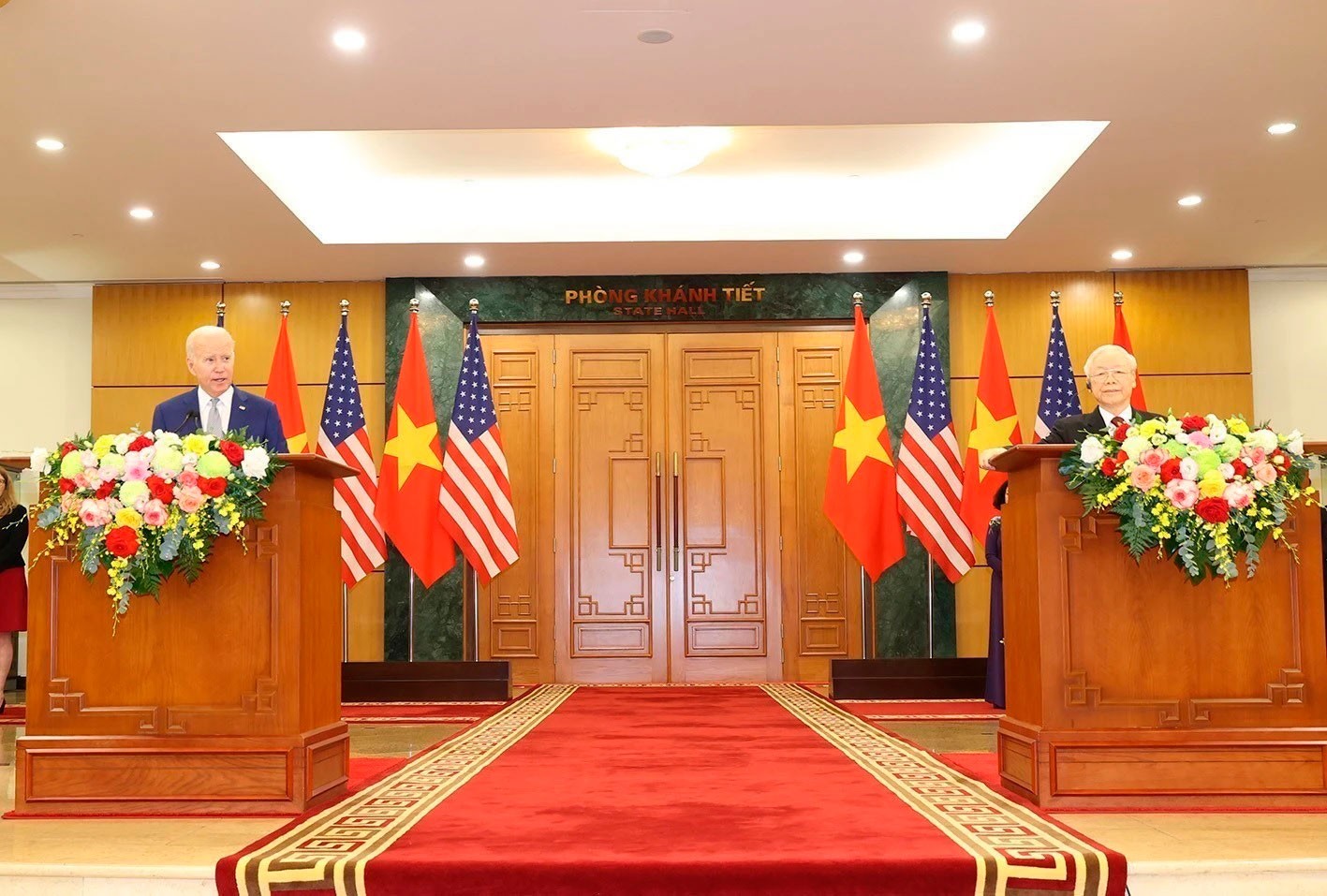 General Secretary Nguyen Phu Trong and President Joe Biden spoke to the press about the good results of the talks and announced that the two sides had passed a Joint Declaration, raising the level of Vietnam-United States relations to Comprehensive Strate