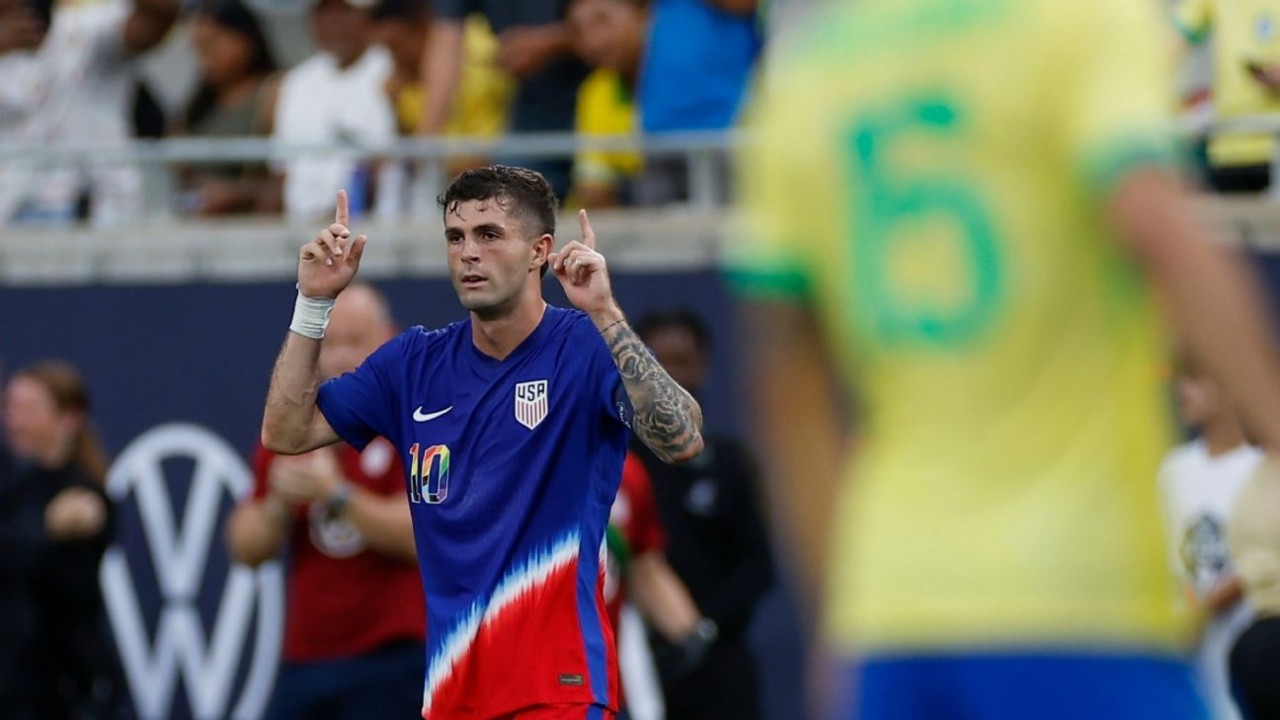 Pulisic đá phạt thành công, đội Mỹ hòa giao hữu tuyển Brazil